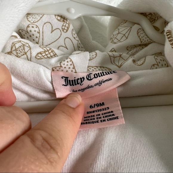 Juicy Couture Bunting Suit size 6-9 months - Picture 12 of 13